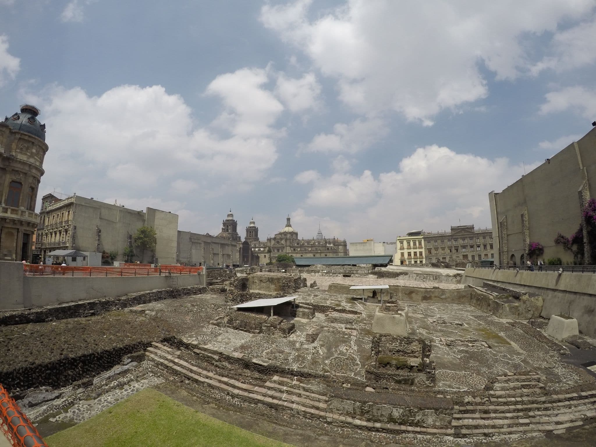 Street view near Youth Hostels de Mexico, Mexico City — © ccossio (CC BY-SA · Mapillary)