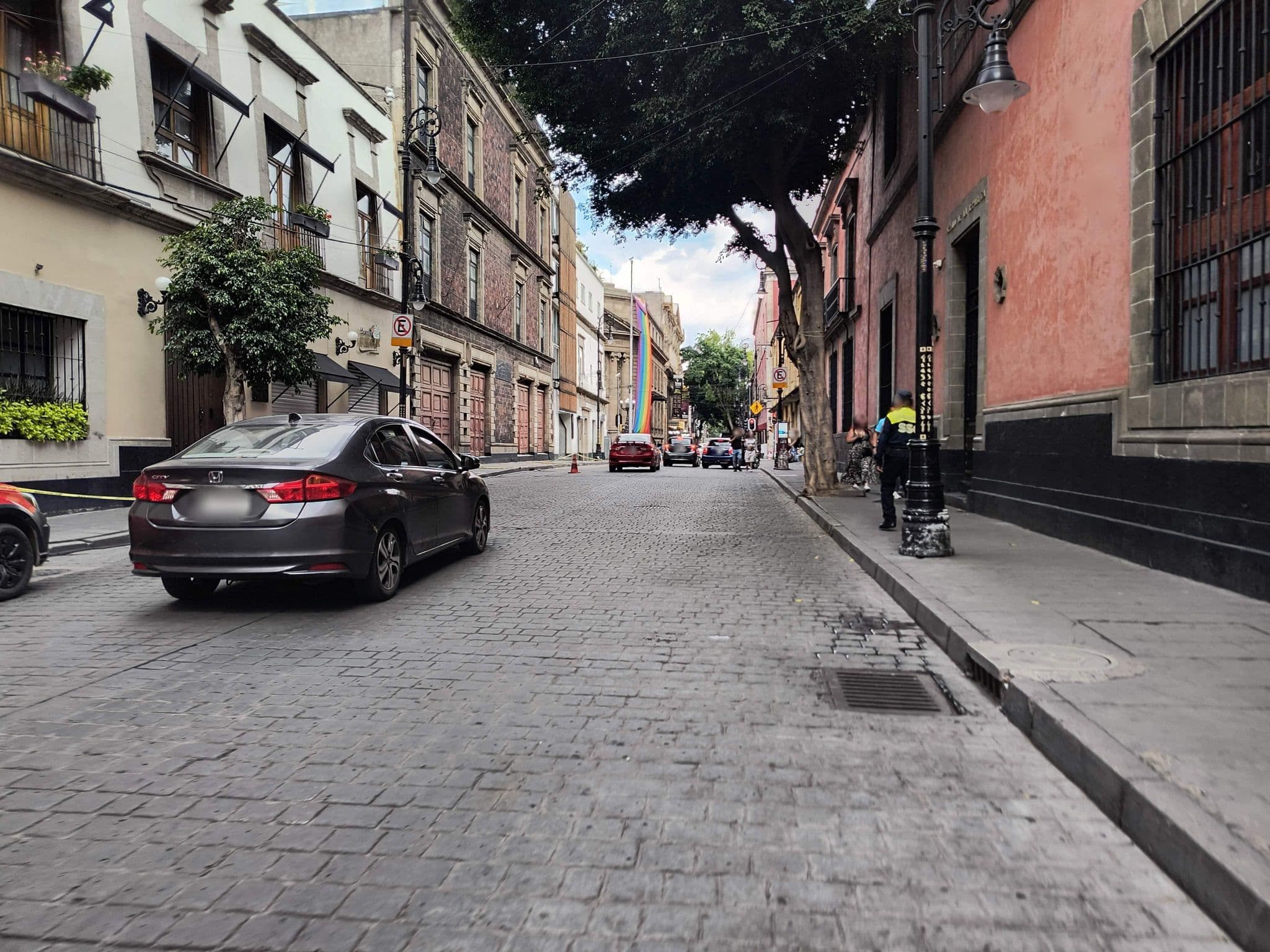Street view near Benjamin's Hostel, Cuauhtémoc — © mapeadora (CC BY-SA · Mapillary)