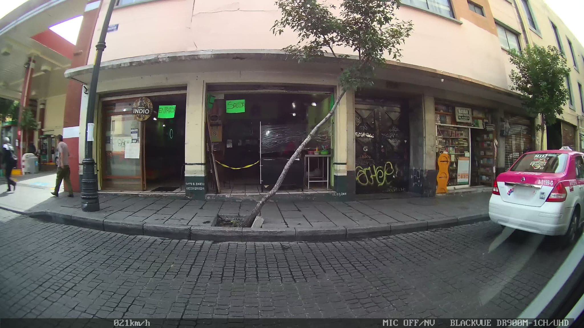 Street view near Motel Paris, Mexico City — © kaart_1 (CC BY-SA · Mapillary)