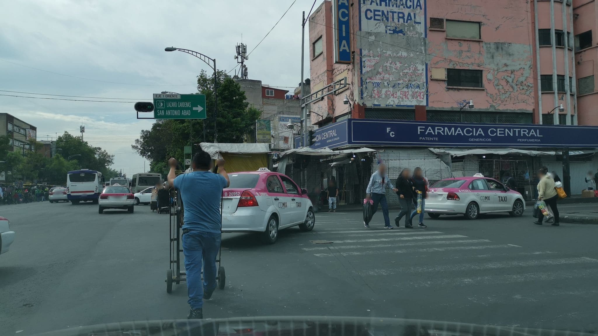 Street view near Hotel Liverpool, Mexico City — © gchava85 (CC BY-SA · Mapillary)