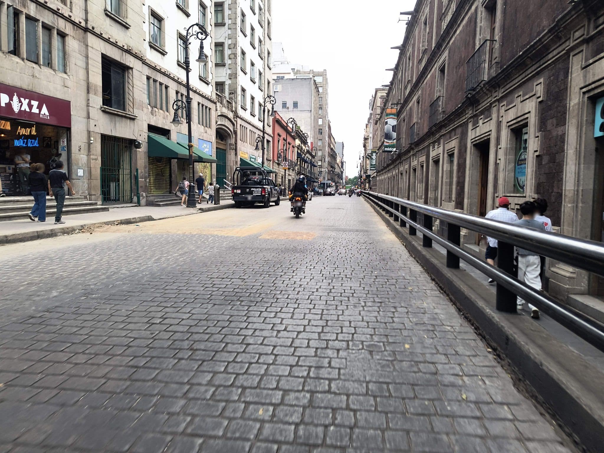 Street view near Chill Out In B&B, Mexico City — © mapeadora (CC BY-SA · Mapillary)