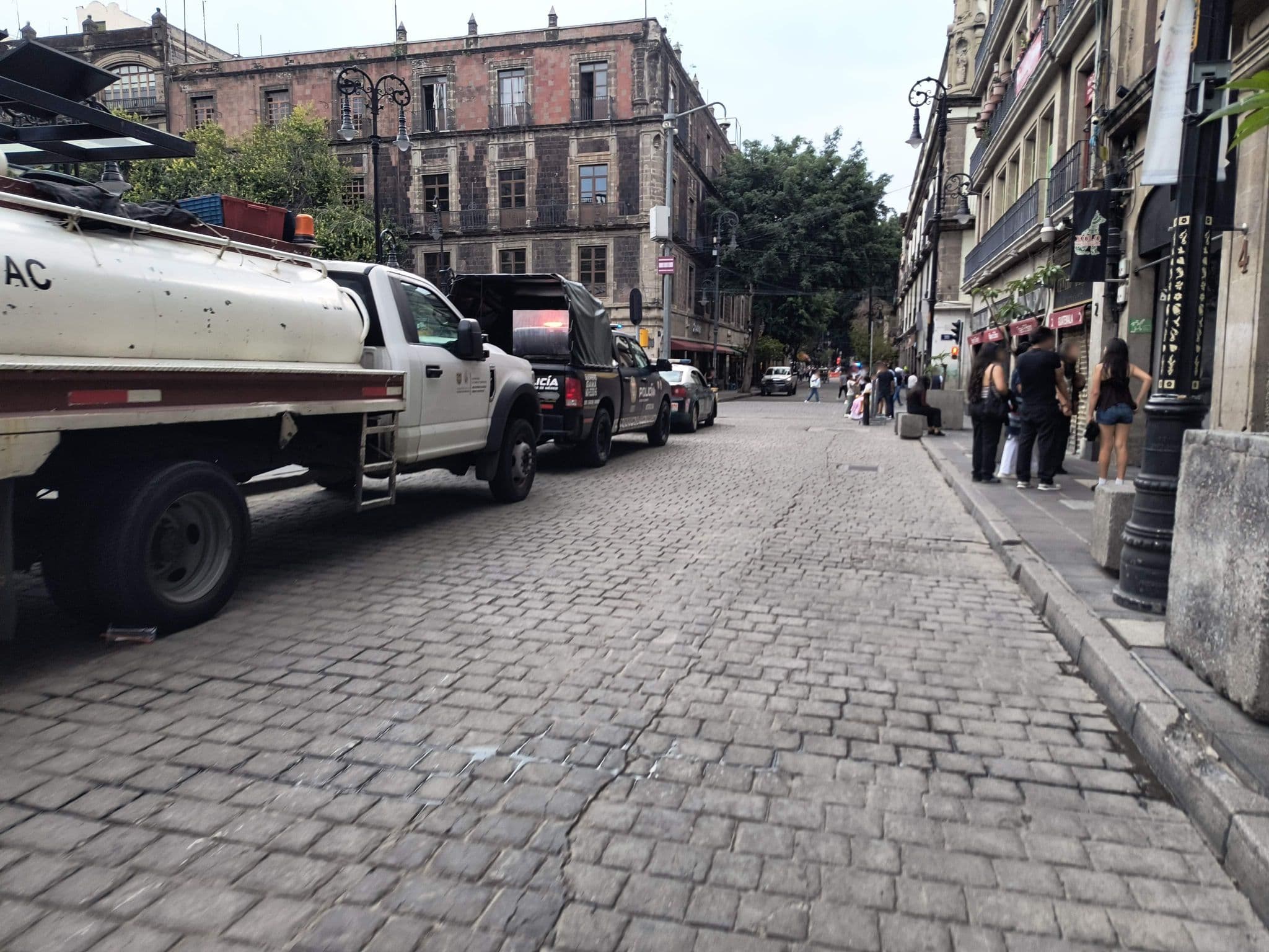 Street view near Hostal Montejo, Mexico City — © mapeadora (CC BY-SA · Mapillary)