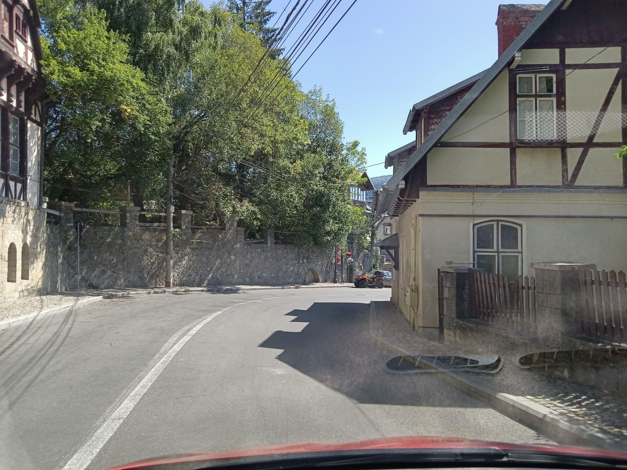Street view near Hotel Restaurant Furnica (închis), Sinaia
