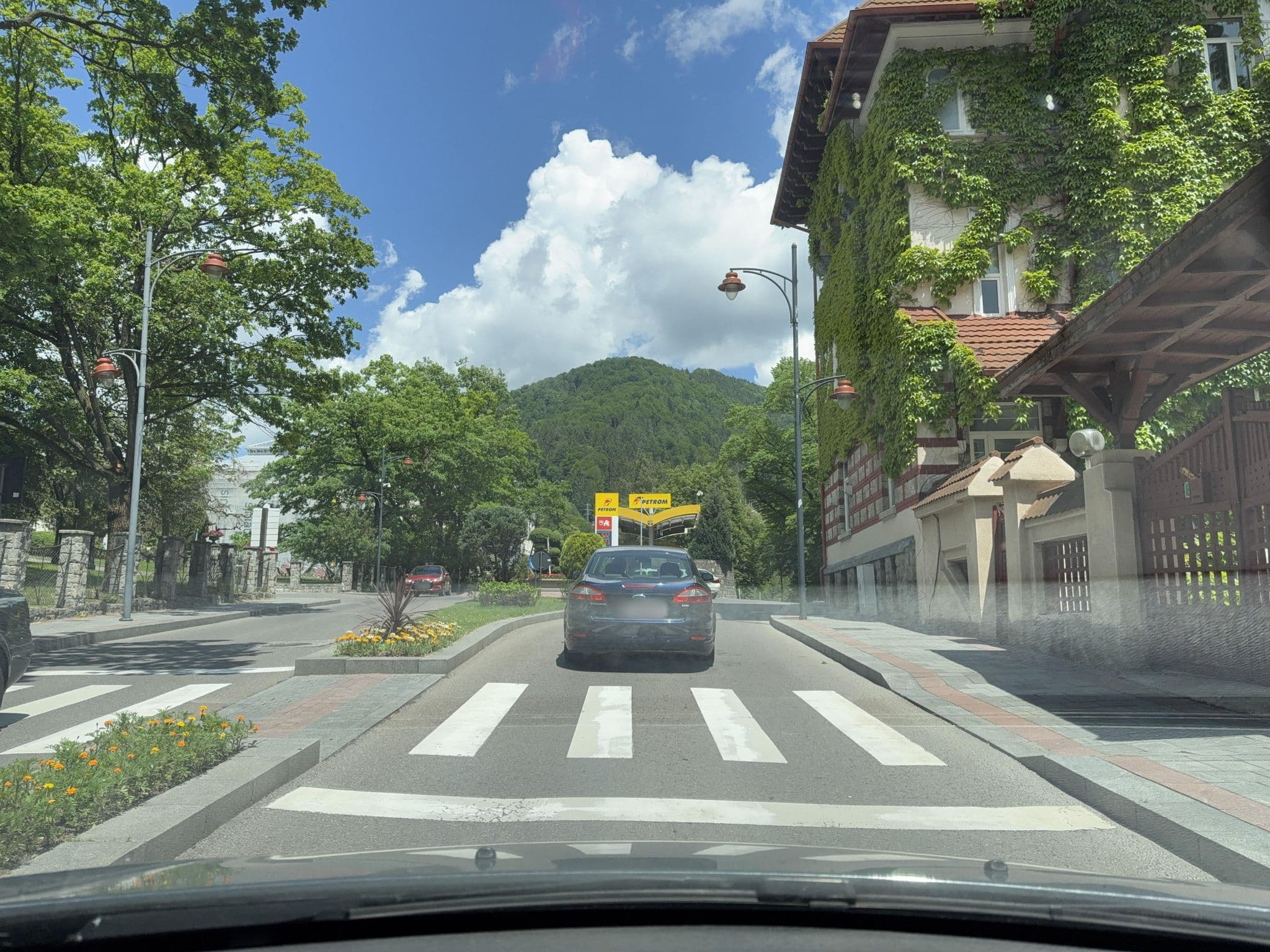 Street view near Casa de odihnă Sinaia, Sinaia