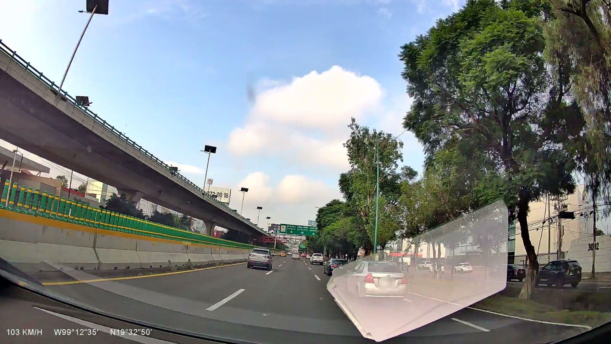 Street view near NH BUSINESS ROOM, Tlalnepantla — © vsalgado (CC BY-SA · Mapillary)