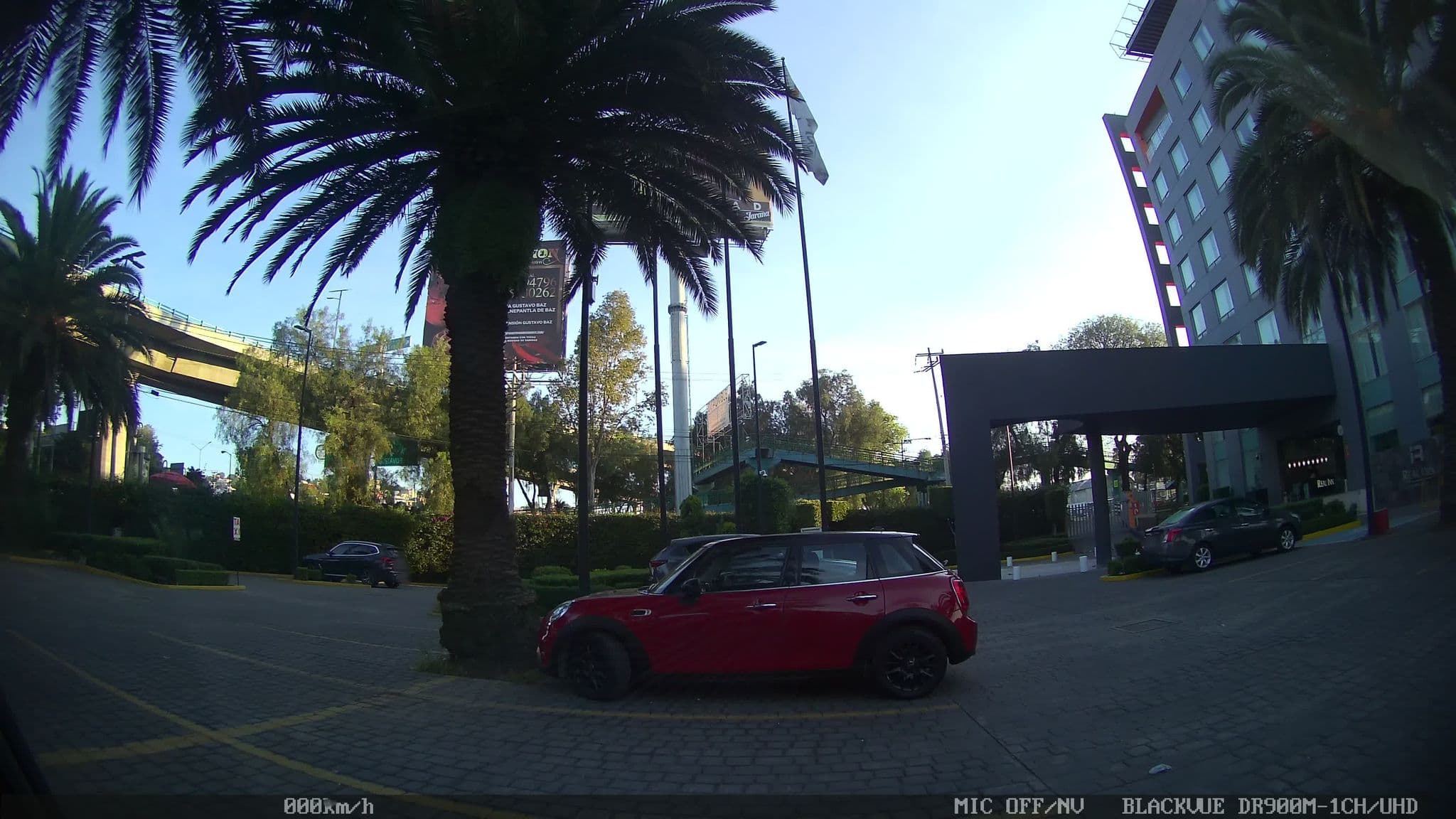 Street view near Hotel Royal Inn, Tlalnepantla — © kaart_1 (CC BY-SA · Mapillary)