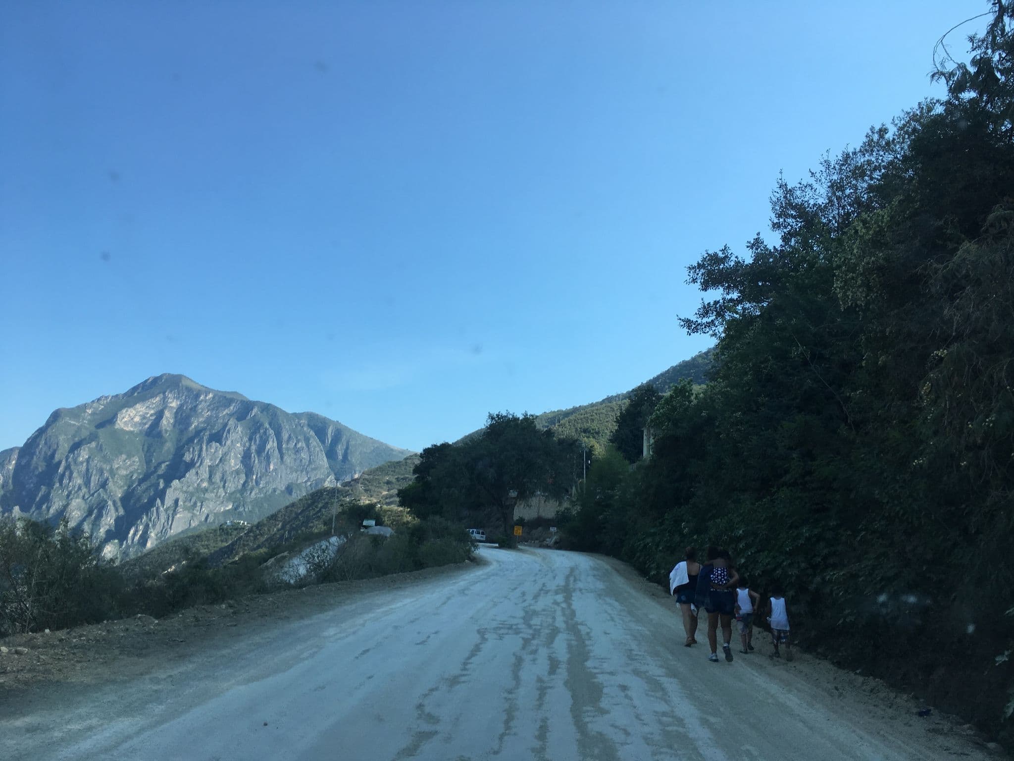 Street view near Hotel Paraíso Escondido, El Bingú — © nicovargas (CC BY-SA · Mapillary)