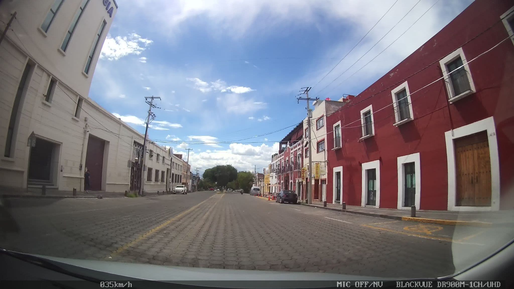 Street view near Hotel Taselotzin, Puebla — © kaart_4 (CC BY-SA · Mapillary)