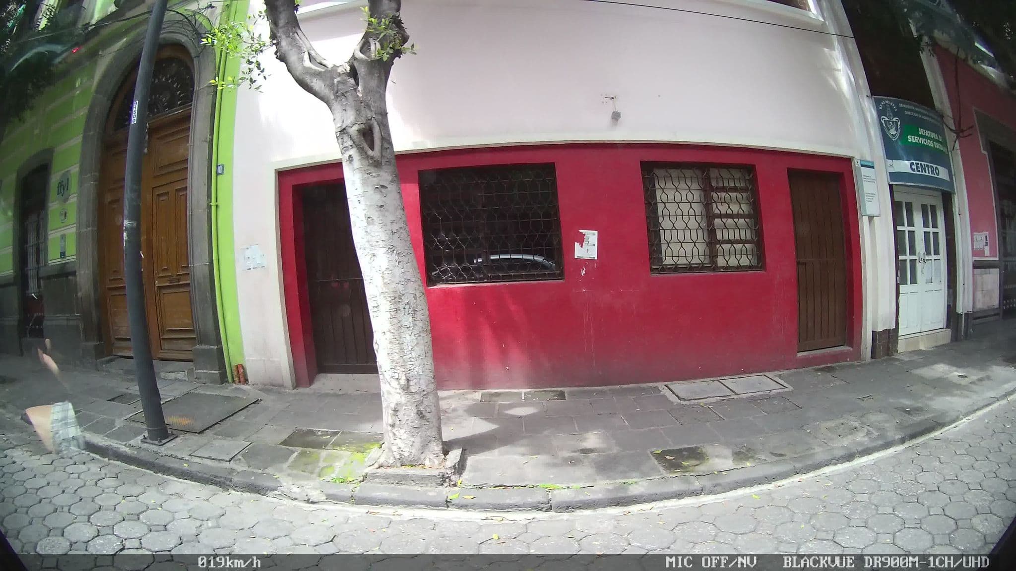 Street view near Leonora Hostal, Puebla — © kaart_4 (CC BY-SA · Mapillary)