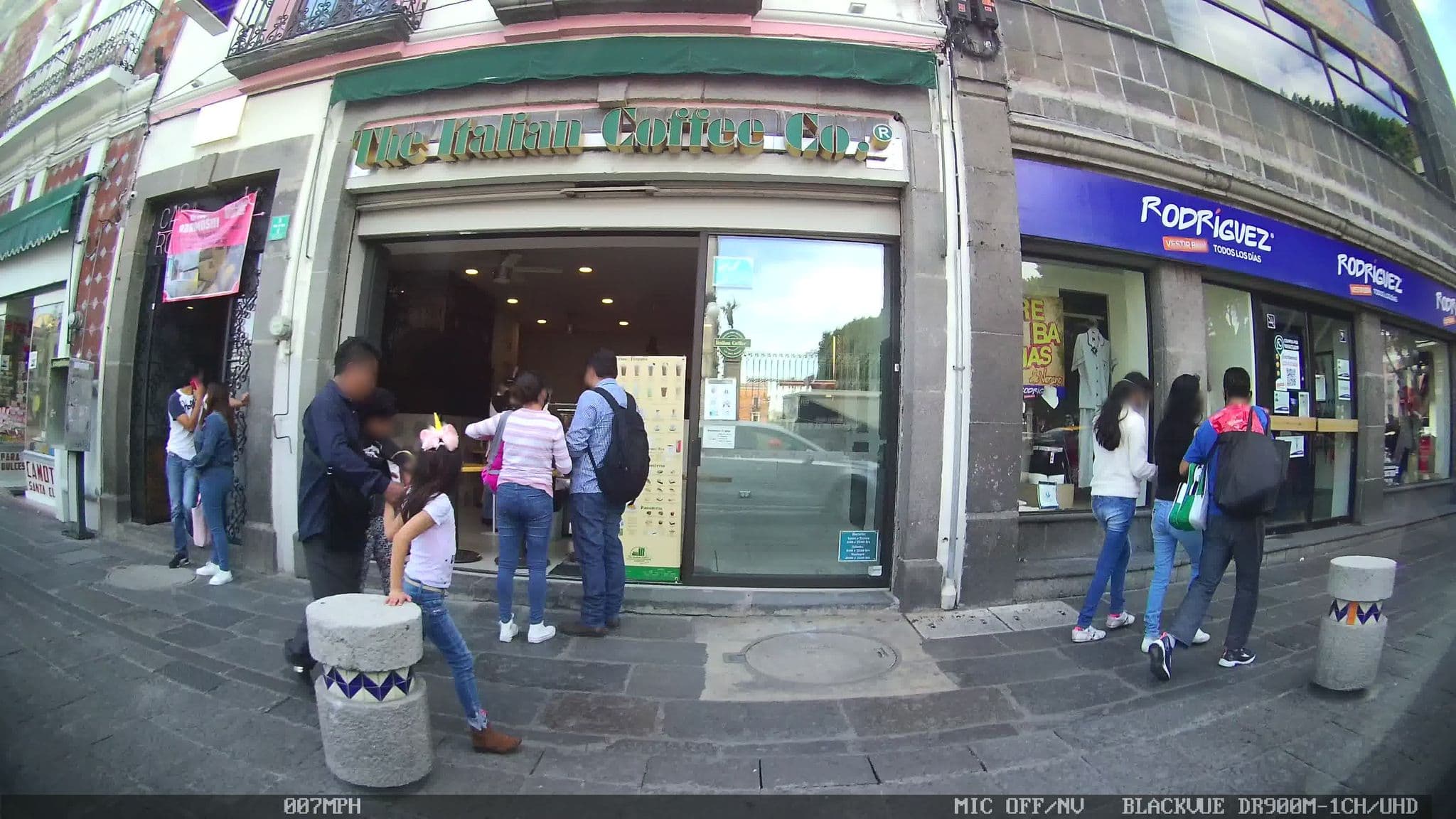 Street view near Hotel Santiago, Puebla — © kaart_4 (CC BY-SA · Mapillary)