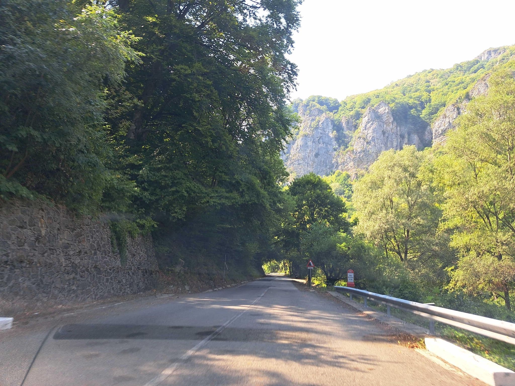 Street view near Kemping, Isverna — © tavi (CC BY-SA · Mapillary)