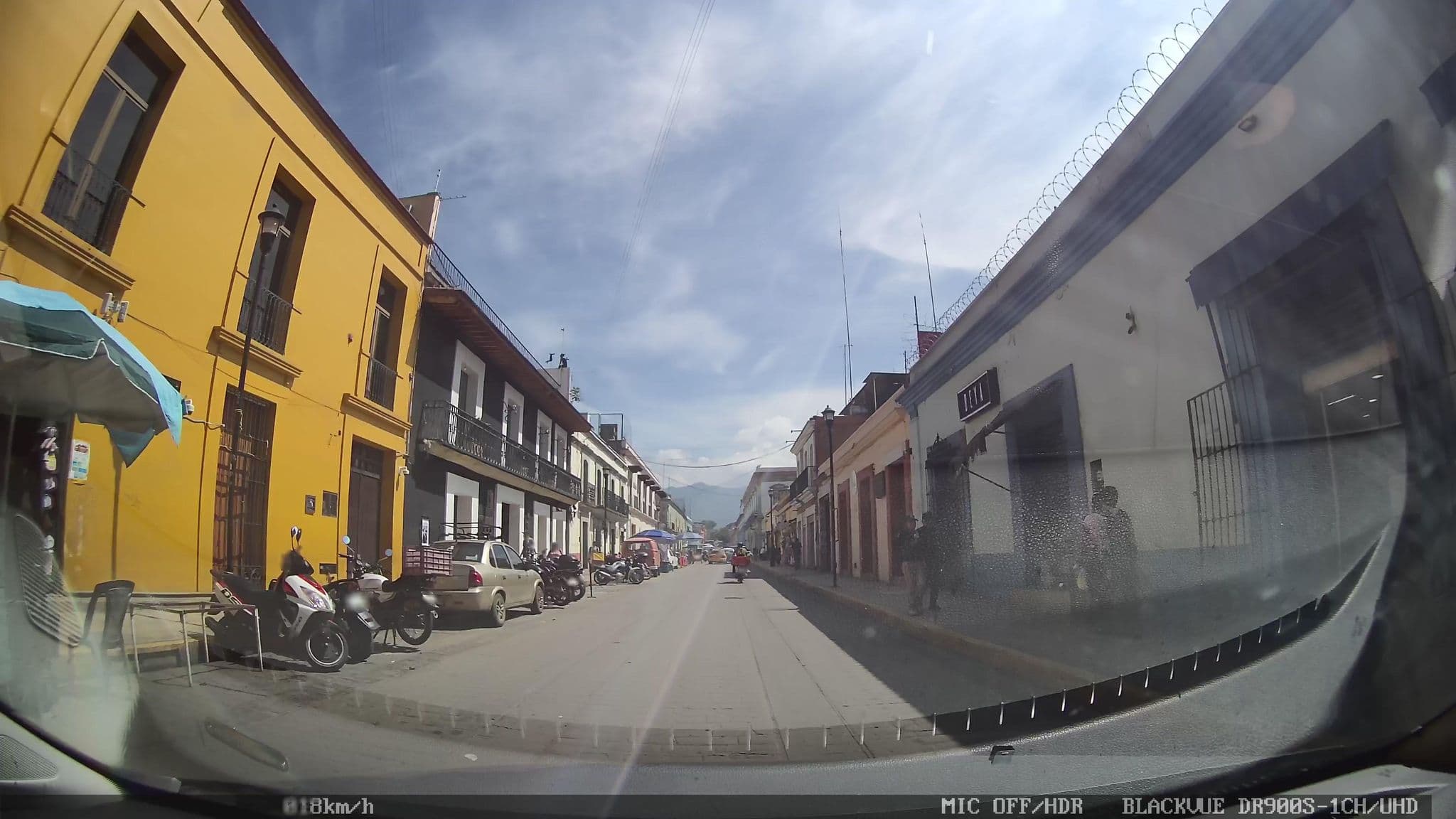 Street view near Hotel Sin Nombre, Oaxaca — © nicovargas (CC BY-SA · Mapillary)
