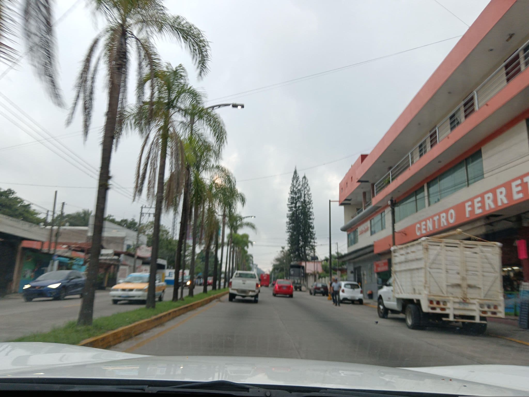 Street view near Suits Central, Peñuela — © KARLA_ELIZALDE (CC BY-SA · Mapillary)