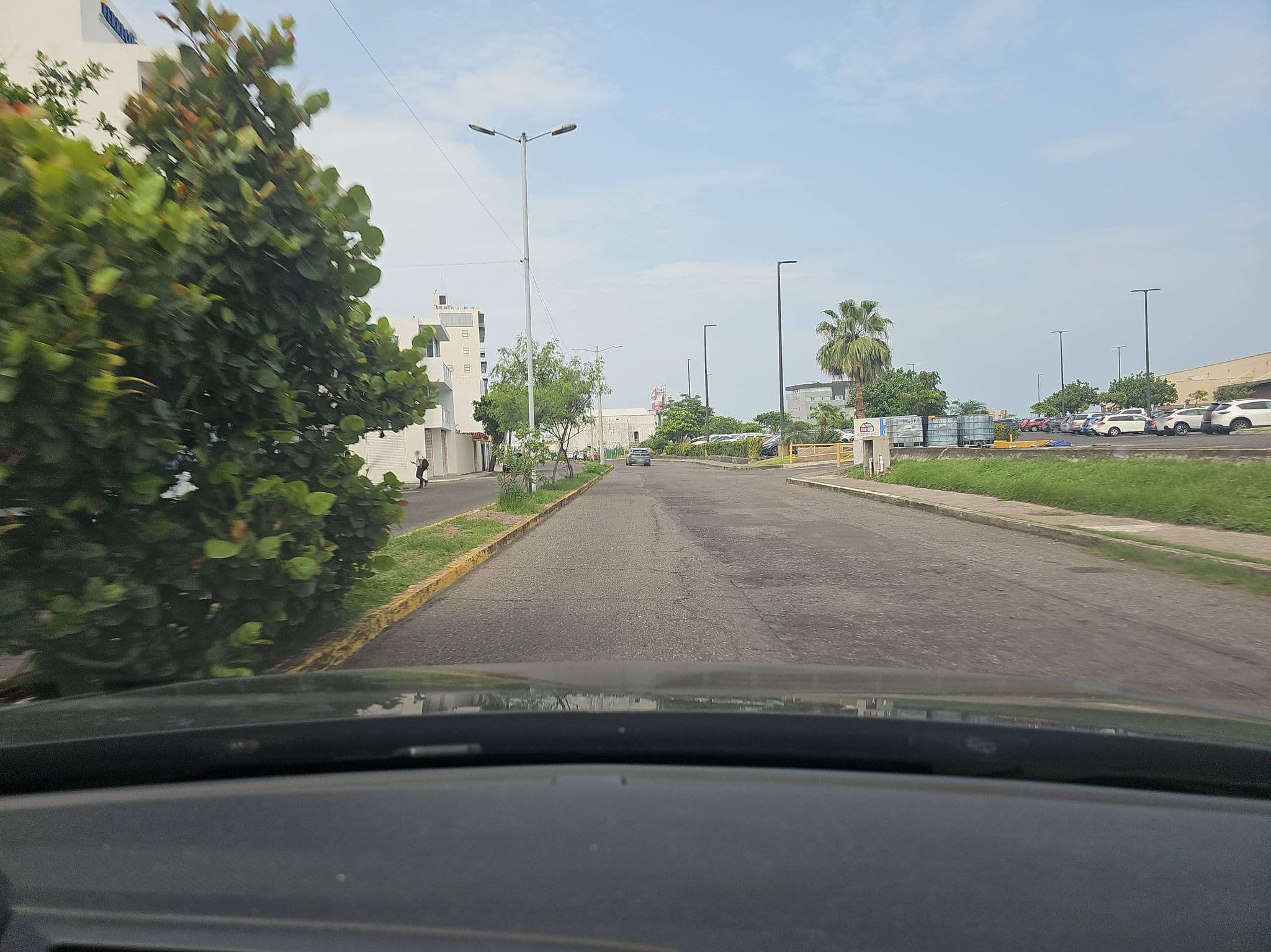 Street view near Hotel & Suites BAUSAN, Veracruz — © ezaratemx (CC BY-SA · Mapillary)
