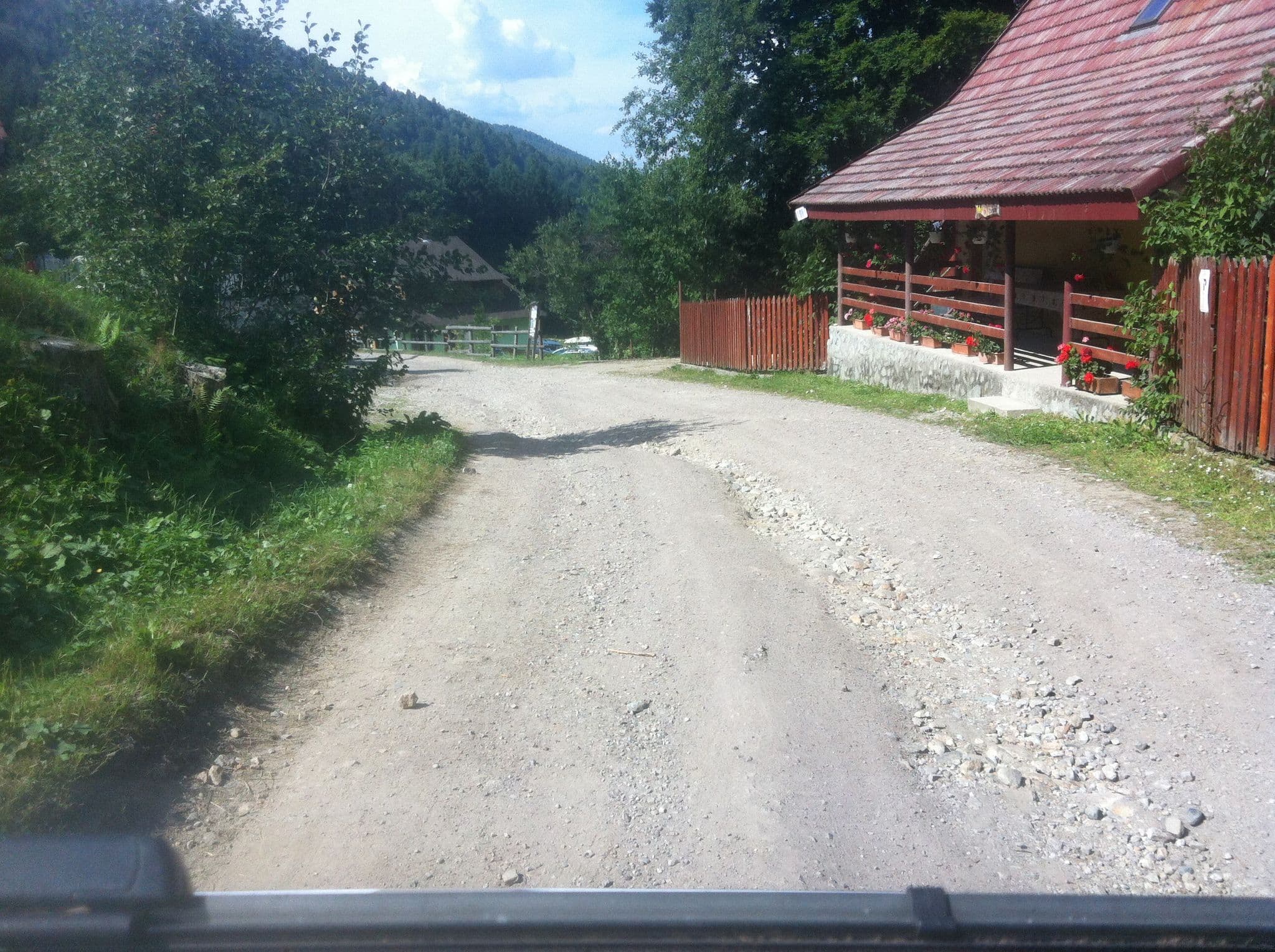 Street view near Cabana Drum, Râu de Mori — © raymond (CC BY-SA · Mapillary)