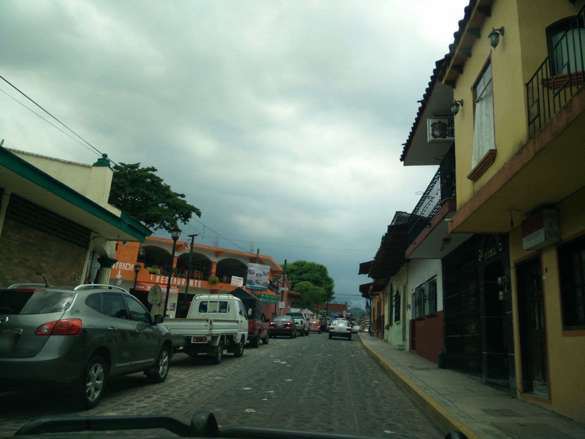 Street view near Hotel Real de Xico, Colonia Úrsulo Galván — © ccossio (CC BY-SA · Mapillary)