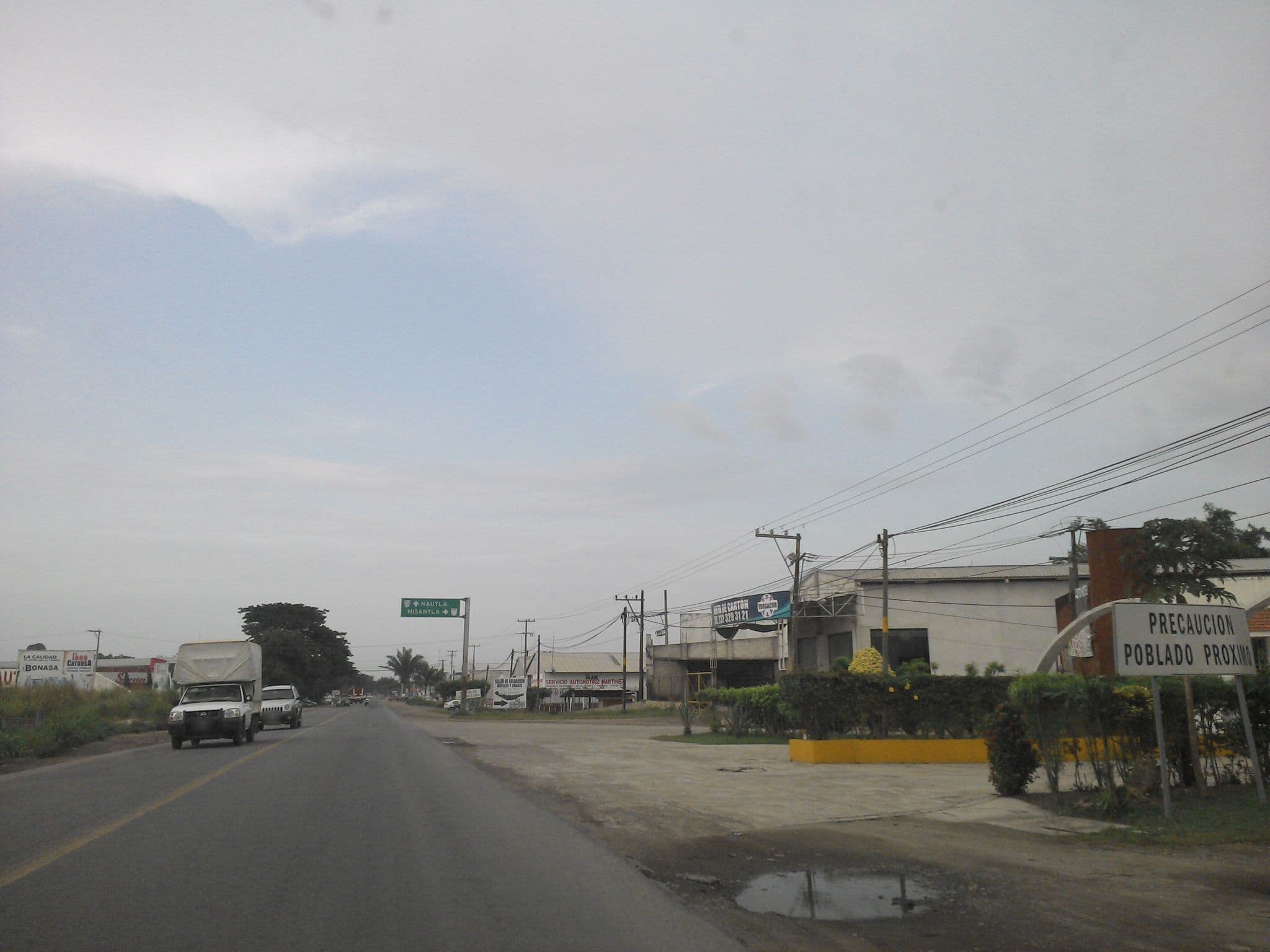 Street view near Hotel Y Plaza Dlux, Martínez de la Torre — © xe1gyp (CC BY-SA · Mapillary)