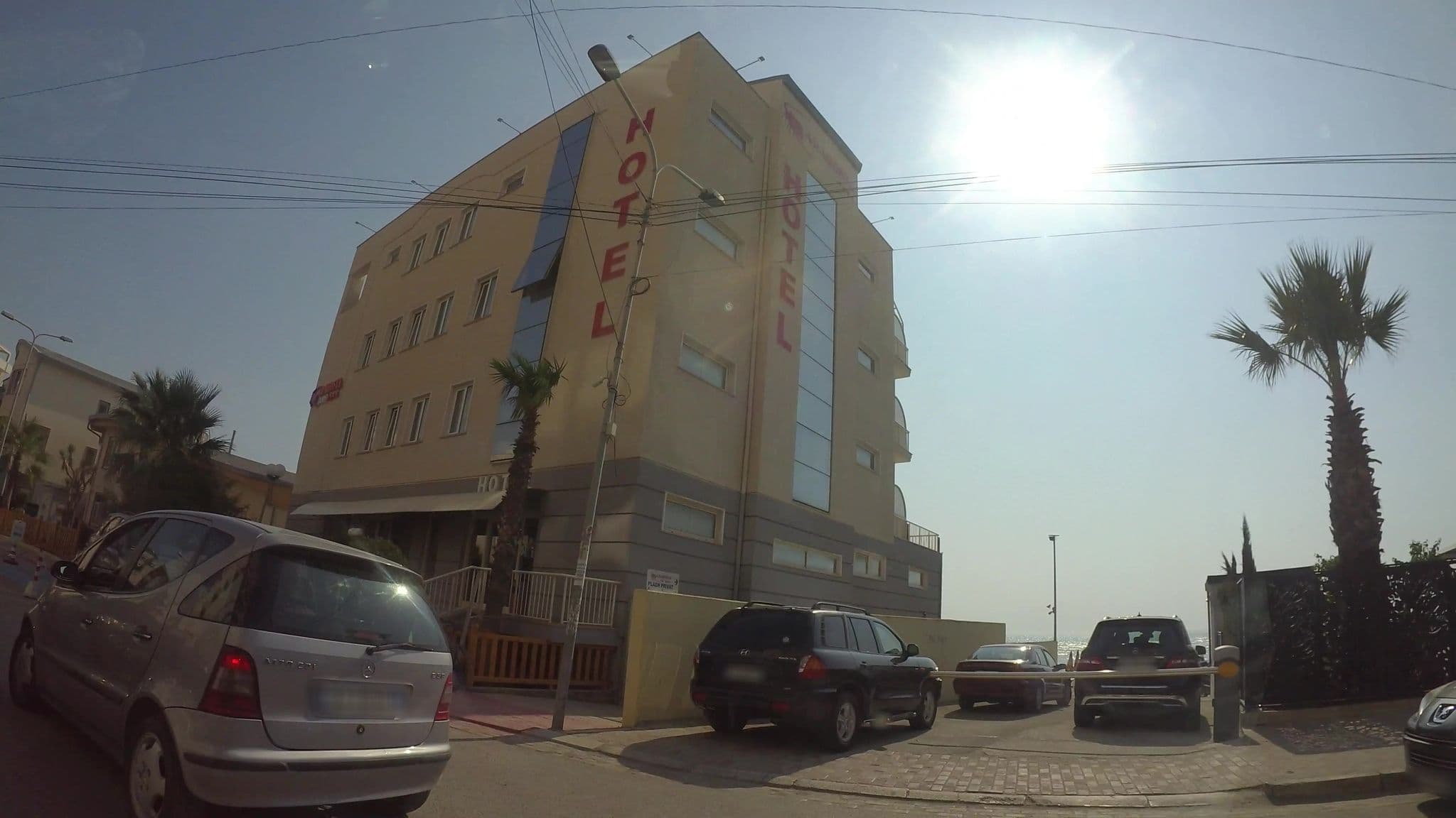 Street view near Hotel Aragosta, Durrës — © kaart_3 (CC BY-SA · Mapillary)