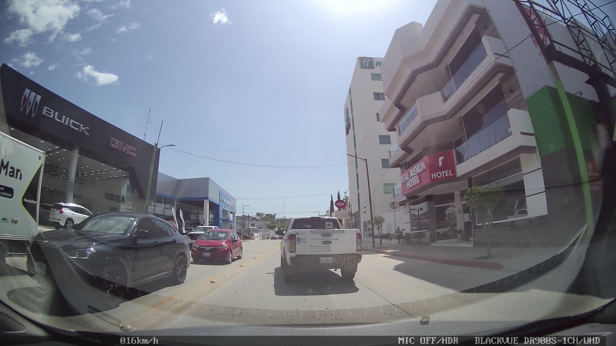 Street view near Holiday Inn Express, Tuxtla — © nicovargas (CC BY-SA · Mapillary)