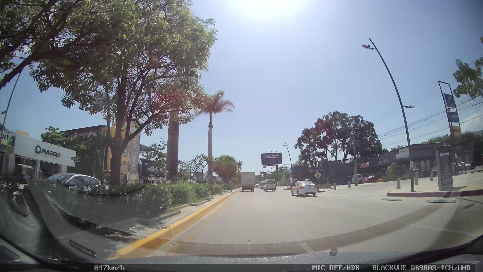 Street view near Hotel Quallity Inn, Tuxtla — © nicovargas (CC BY-SA · Mapillary)