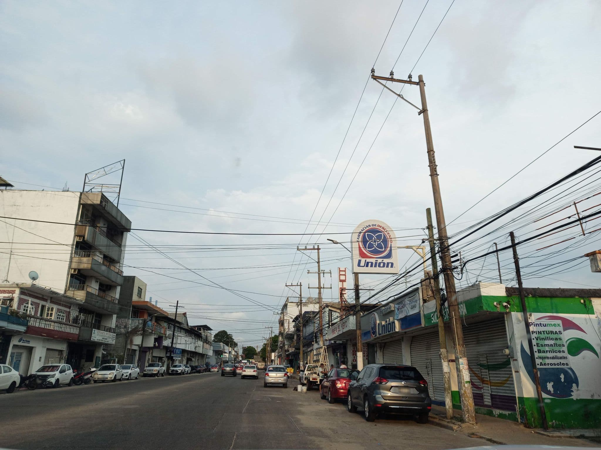 Street view near Hotel Cesar's, Minatitlán — © KARLA_ELIZALDE (CC BY-SA · Mapillary)