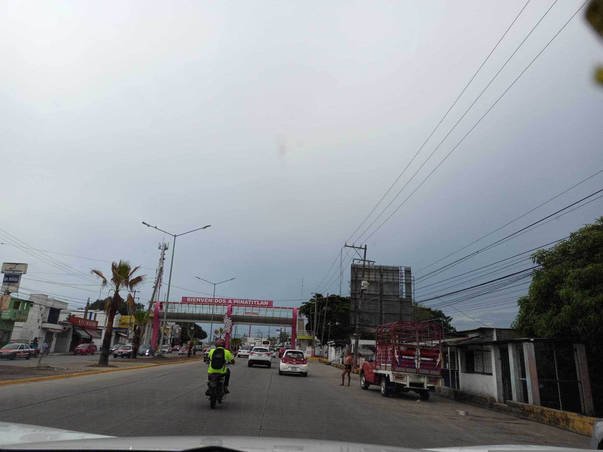 Street view near AUTO HOTEL C5C ( cabañas cinco continentes ), Minatitlán — © KARLA_ELIZALDE (CC BY-SA · Mapillary)