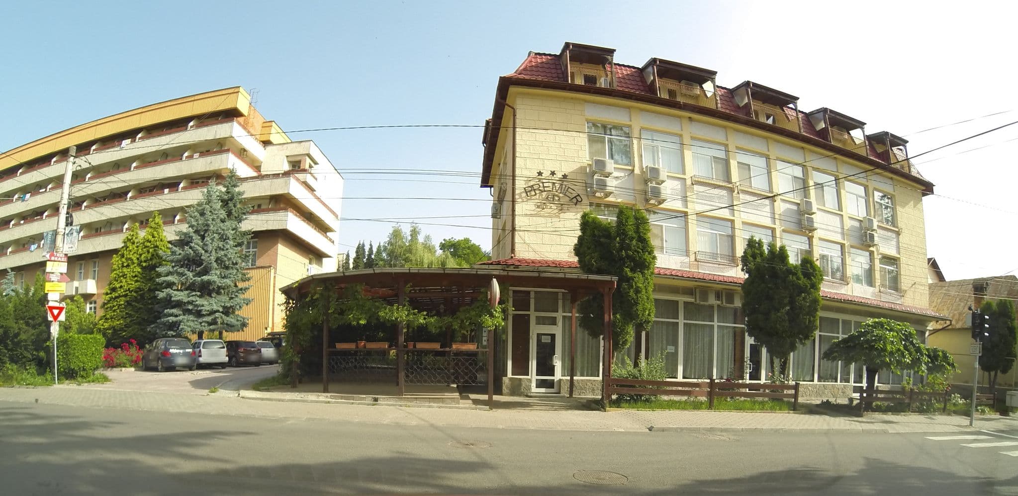 Street view near Hotel Premier, Livadia — © deeeznuuuts (CC BY-SA · Mapillary)