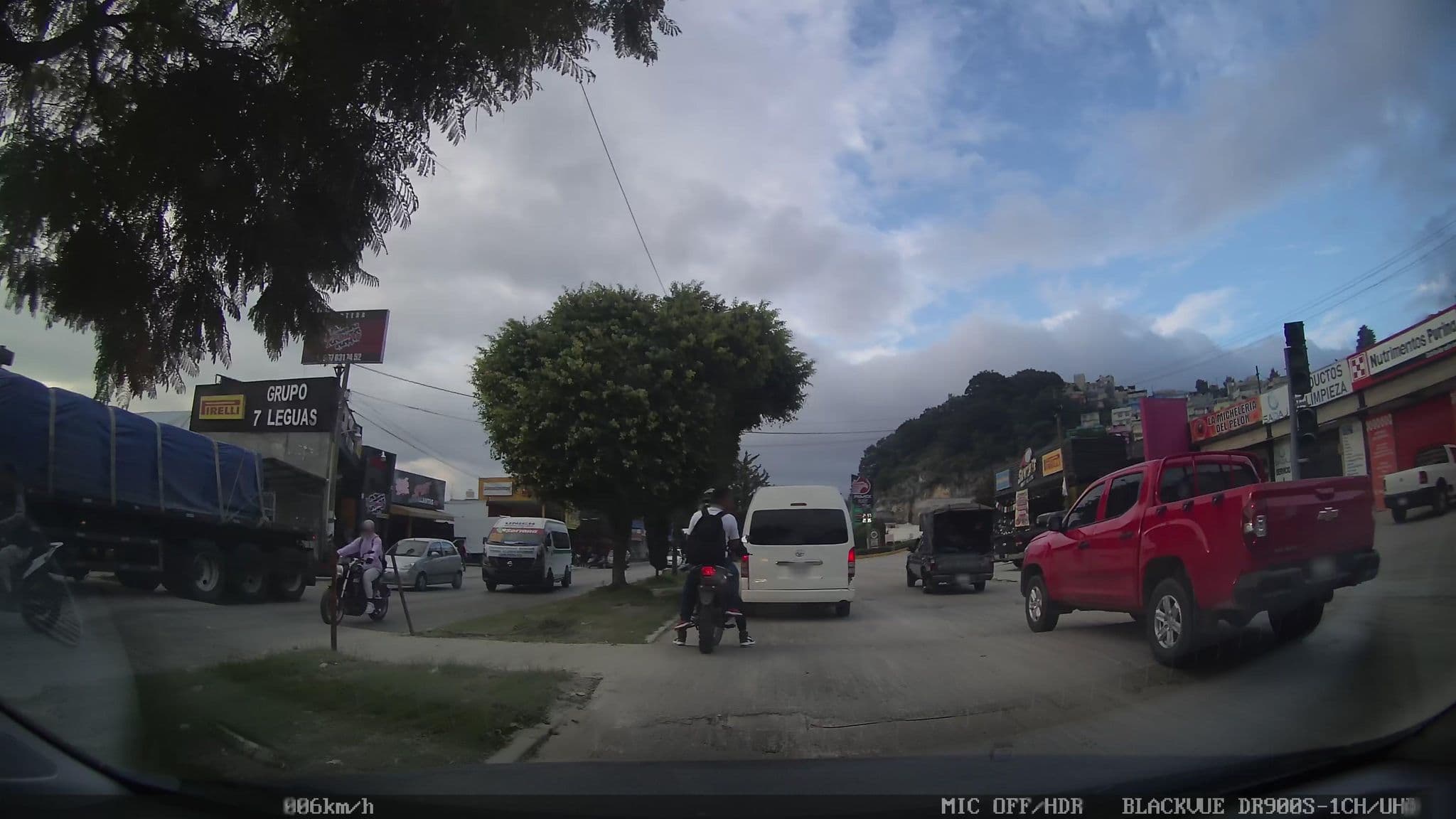 Street view near Hotel La Casa De La Abuela, San Cristóbal de las Casas — © nicovargas (CC BY-SA · Mapillary)
