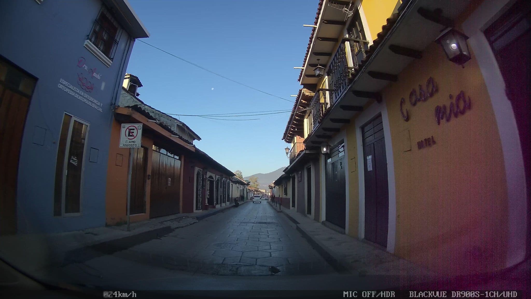 Street view near Hotel Posada Jovel. Flavio A. Paniagua No. 28 San Cristóbal de las Casas, Centro.  Chispas, San Cristóbal de las Casas — © nicovargas (CC BY-SA · Mapillary)