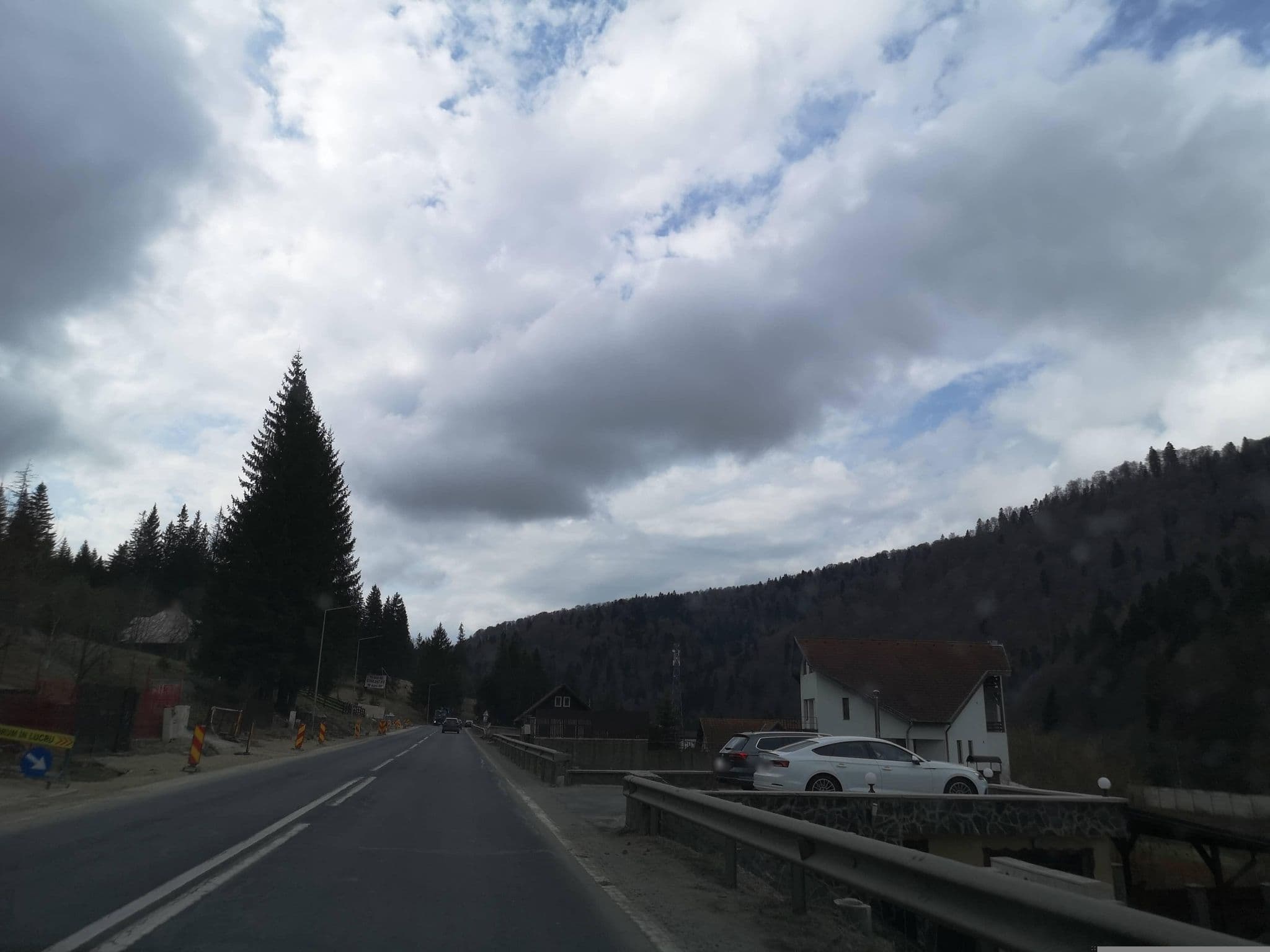 Street view near Pensiunea Steluța, Azuga — © moon4 (CC BY-SA · Mapillary)