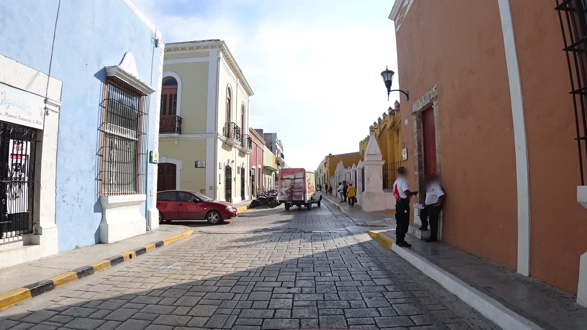 Street view near Hostal "La Parroquia", Campeche — © z0rg (CC BY-SA · Mapillary)