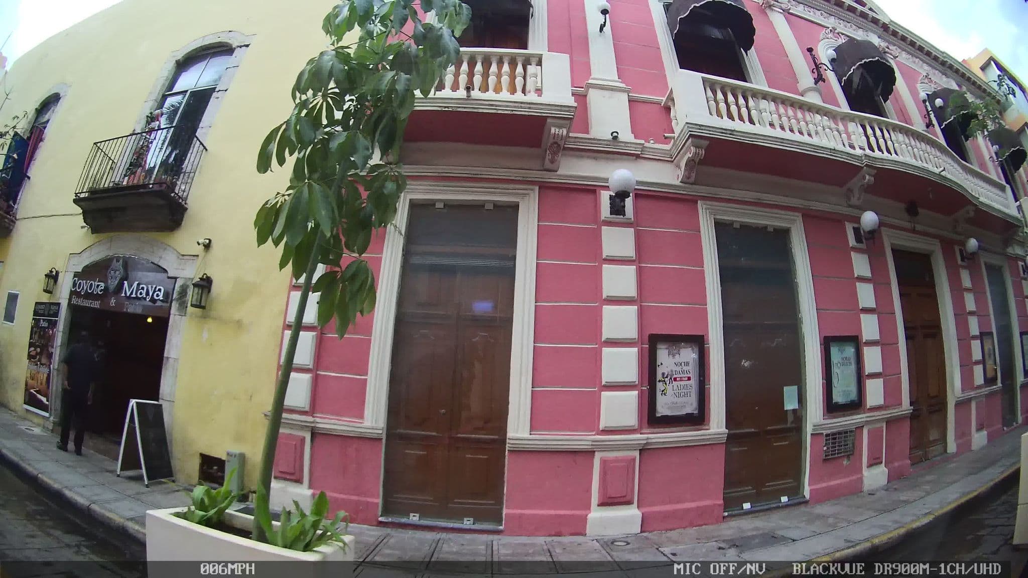 Street view near Hotel del Parque, Mérida — © kaart_2 (CC BY-SA · Mapillary)