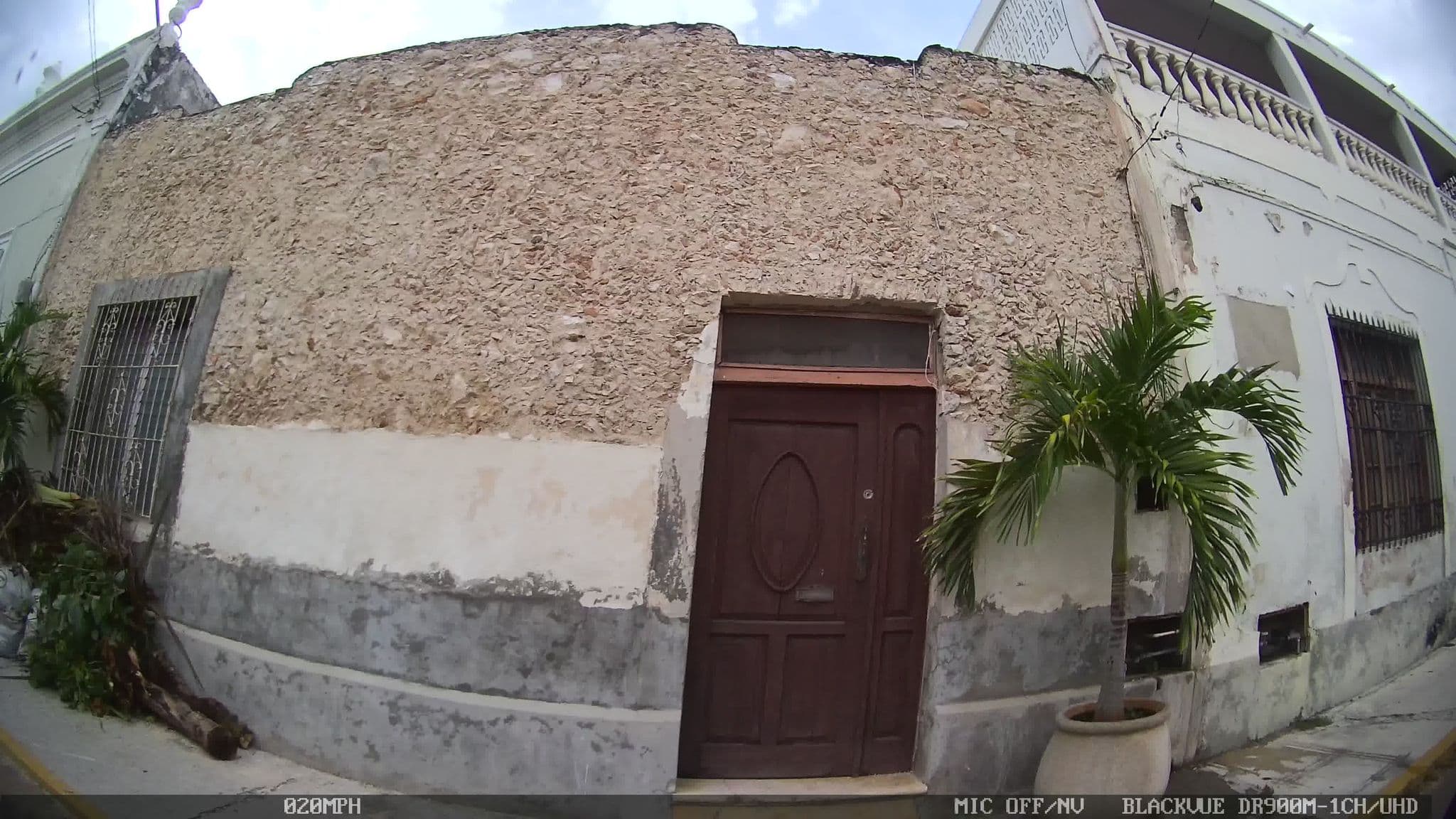 Street view near Akasha Hostel, Mérida — © kaart_2 (CC BY-SA · Mapillary)
