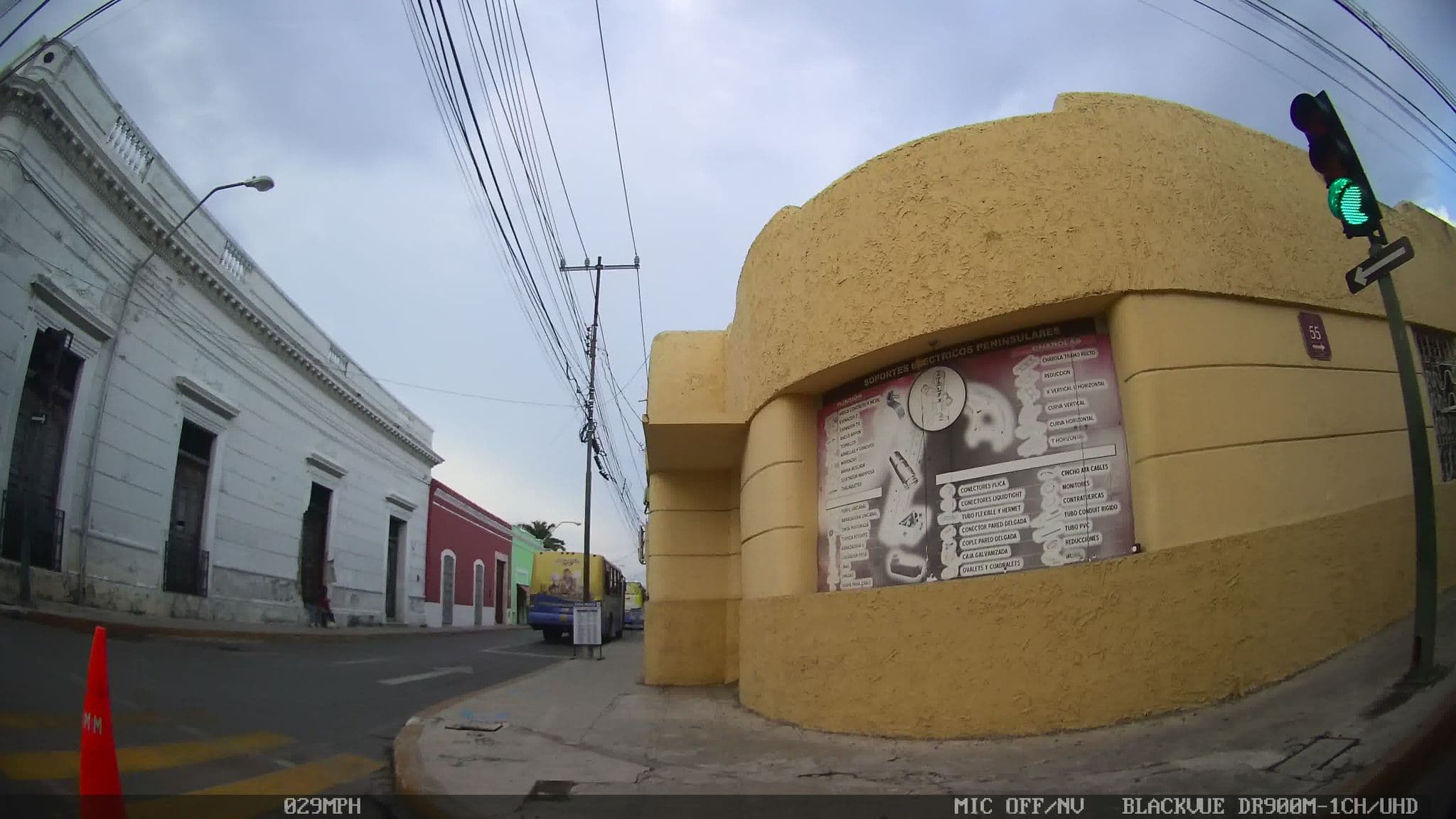 Street view near Promociones Agua Marina, Mérida — © kaart_2 (CC BY-SA · Mapillary)
