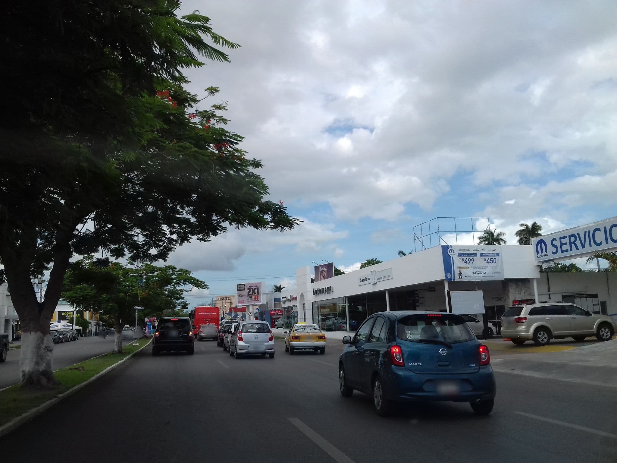 Street view near Hotel el Español Paseo de Montejo, Mérida — © colombia_tour (CC BY-SA · Mapillary)