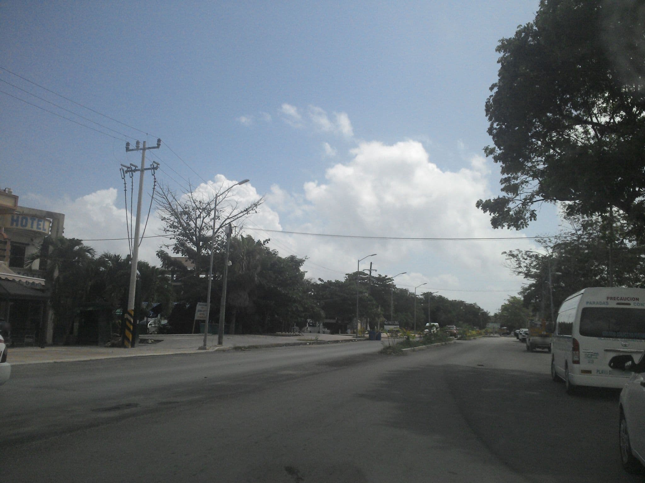 Street view near Tulum Bike Hostel El Crucero, Tulum — © xe1gyp (CC BY-SA · Mapillary)
