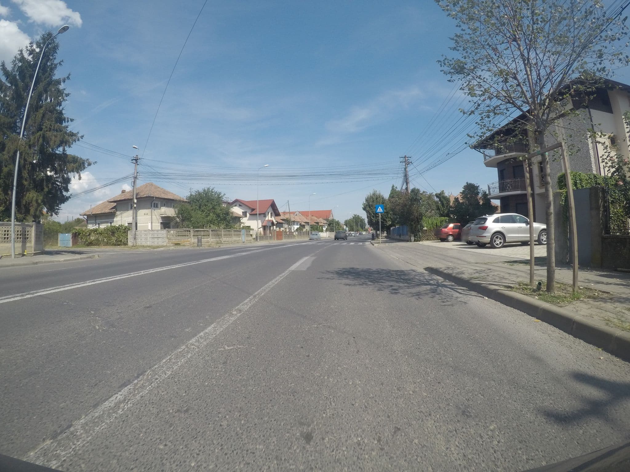 Street view near Ave, Alba!, Alba Iulia — © chrisbeddow (CC BY-SA · Mapillary)