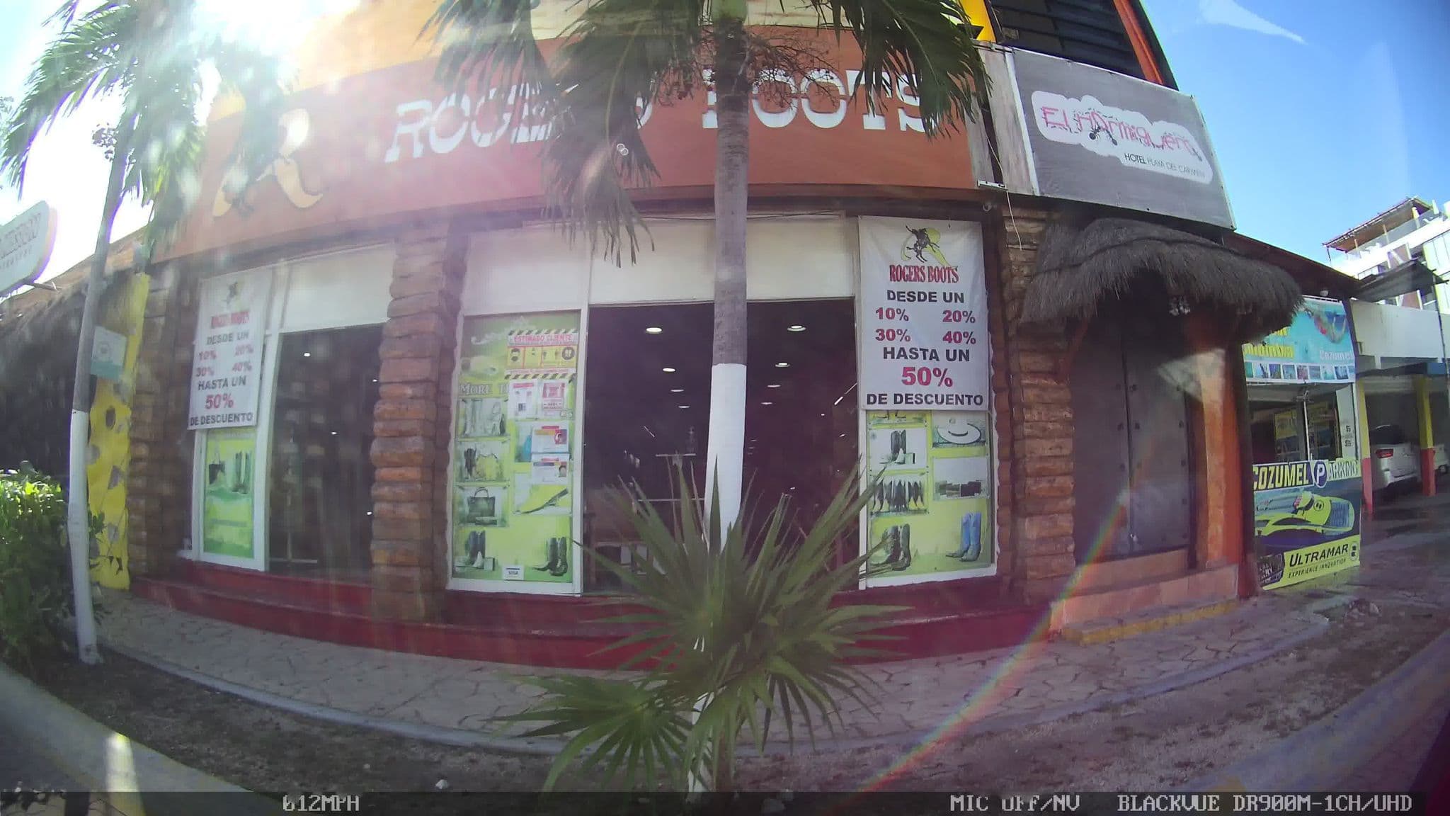 Street view near La Matatena Hotel, Playa del Carmen — © kaart_2 (CC BY-SA · Mapillary)