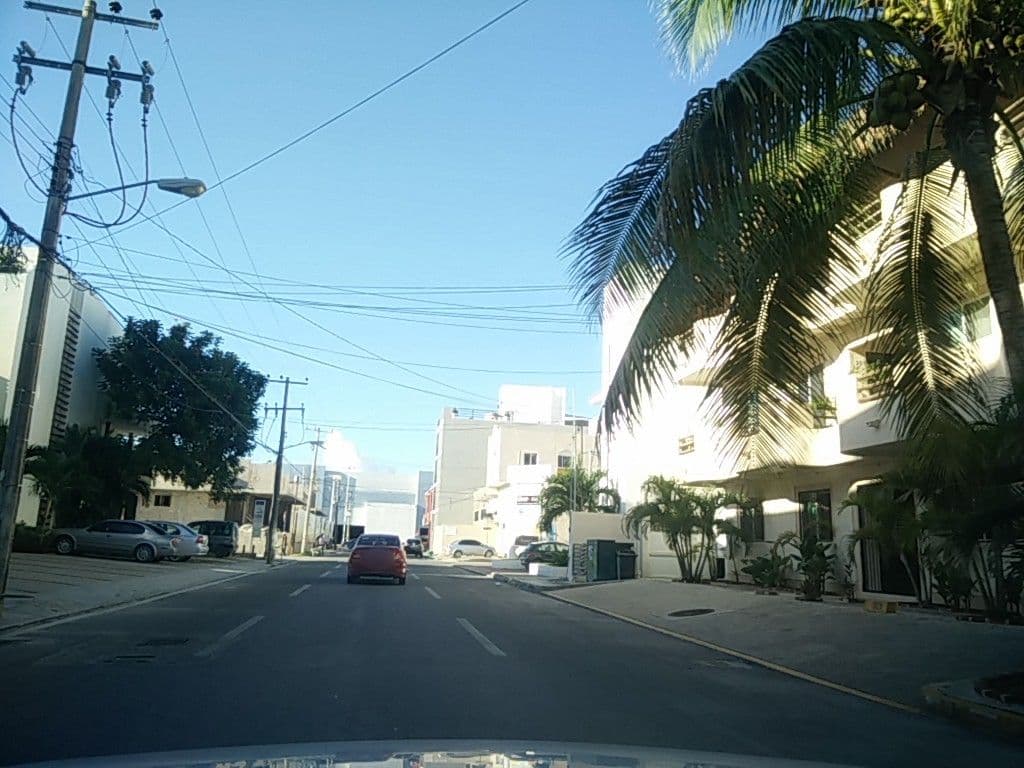 Street view near Hotelera el Faro, Playa del Carmen — © ccossio (CC BY-SA · Mapillary)