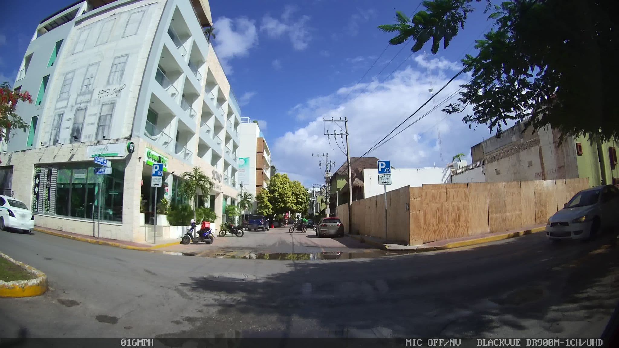 Street view near Hotel Girasol, Playa del Carmen — © kaart_2 (CC BY-SA · Mapillary)