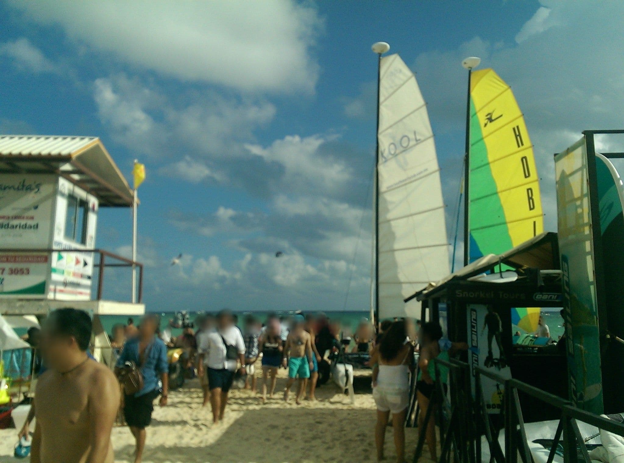 Street view near Hotel CamaArena, Playa del Carmen — © mapeadora (CC BY-SA · Mapillary)