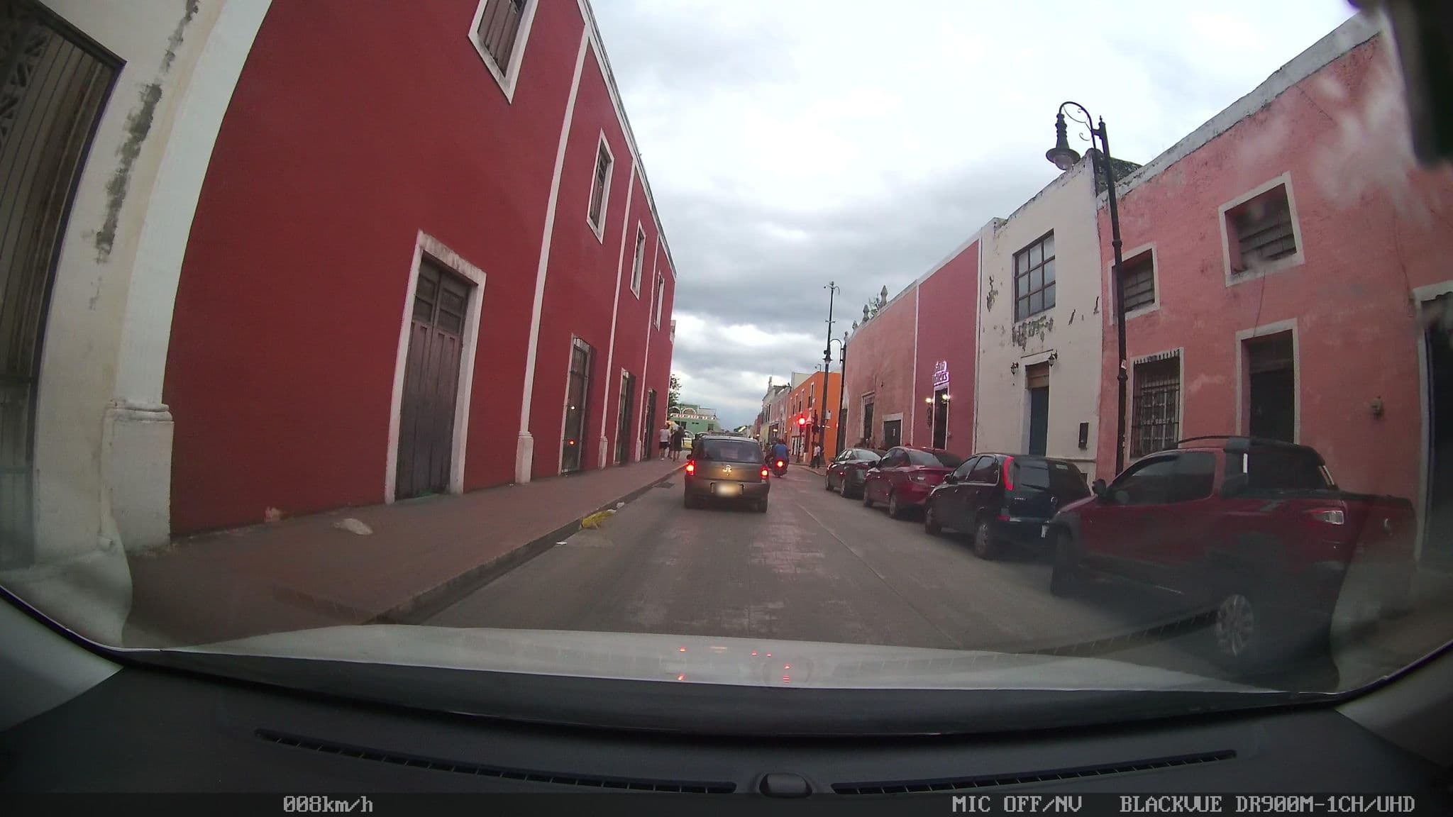 Street view near Departamentos Rosita, Valladolid — © asturksever (CC BY-SA · Mapillary)