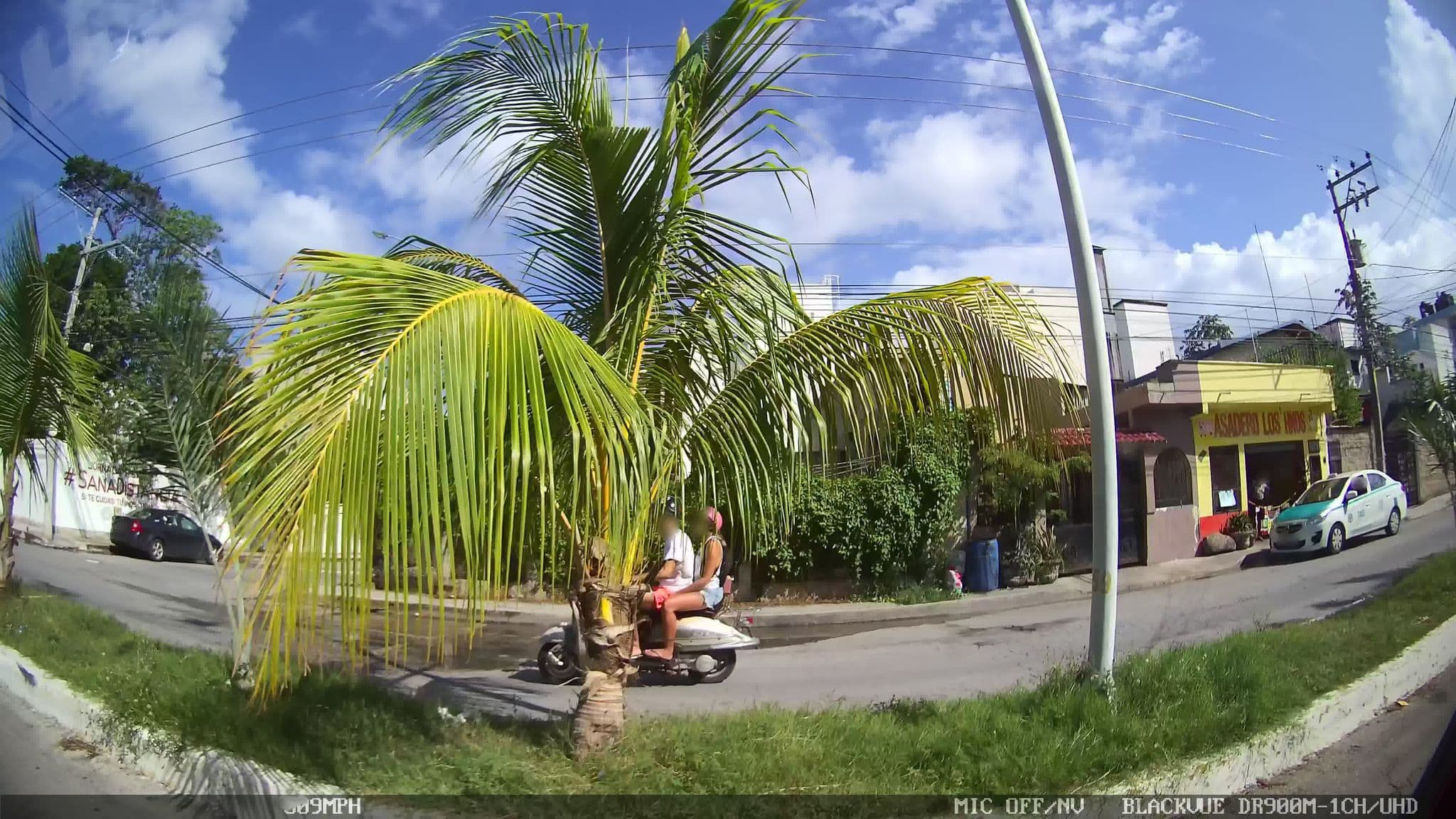 Street view near Aquamarina Suites, Playa del Carmen — © kaart_2 (CC BY-SA · Mapillary)