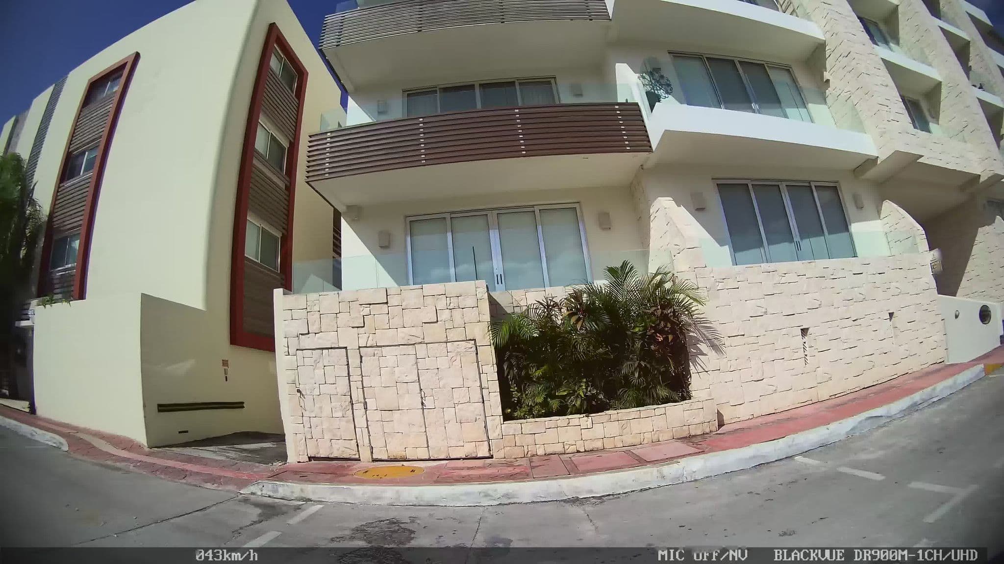 Street view near Lets Go Playa del Carmen - Aquaterra, Playa del Carmen — © kaart_2 (CC BY-SA · Mapillary)