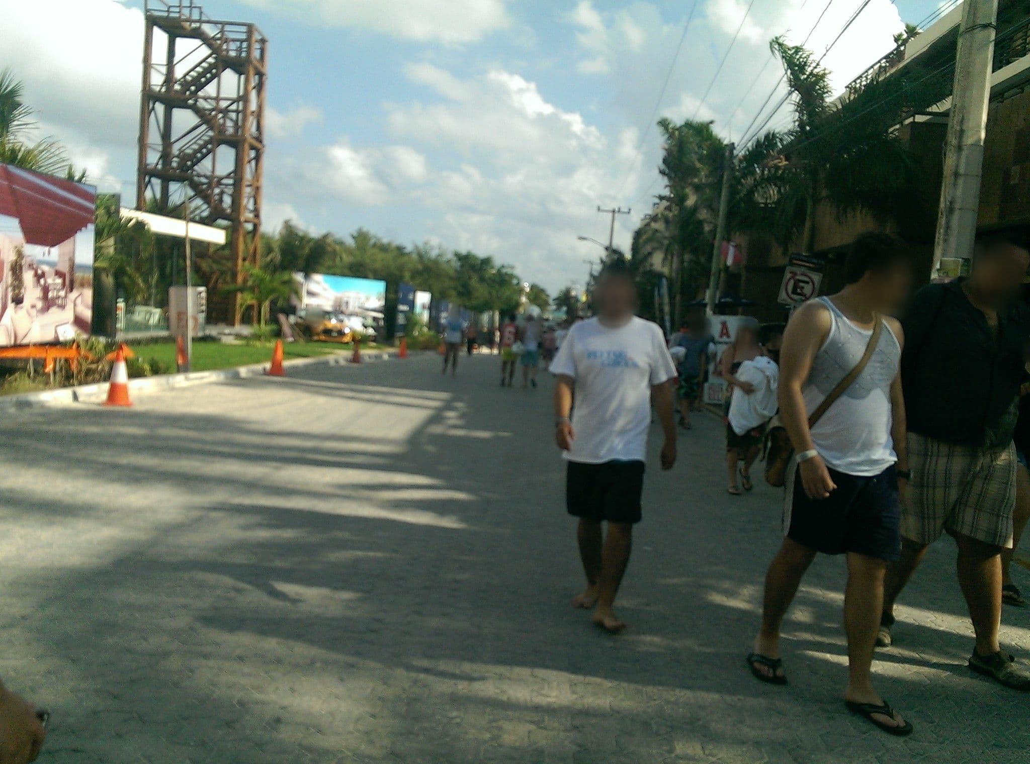 Street view near La Divina by Aldea Thai, Playa del Carmen — © mapeadora (CC BY-SA · Mapillary)