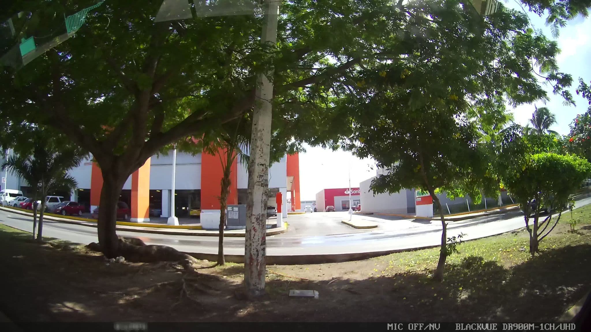 Street view near Hostal "El Congal", Playa del Carmen — © kaart_2 (CC BY-SA · Mapillary)