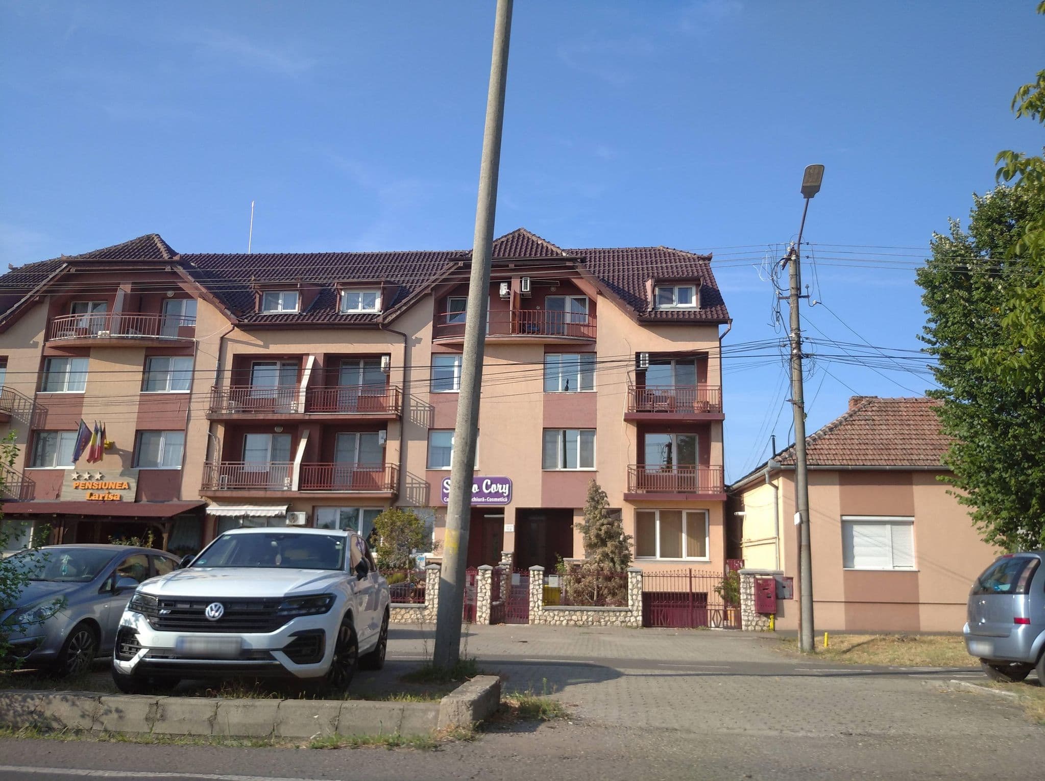 Street view near Pensiunea Larissa, Arad — © grozsa11 (CC BY-SA · Mapillary)