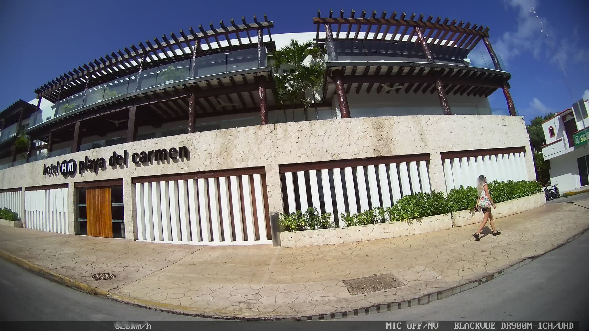 Street view near HM, Playa del Carmen — © kaart_2 (CC BY-SA · Mapillary)