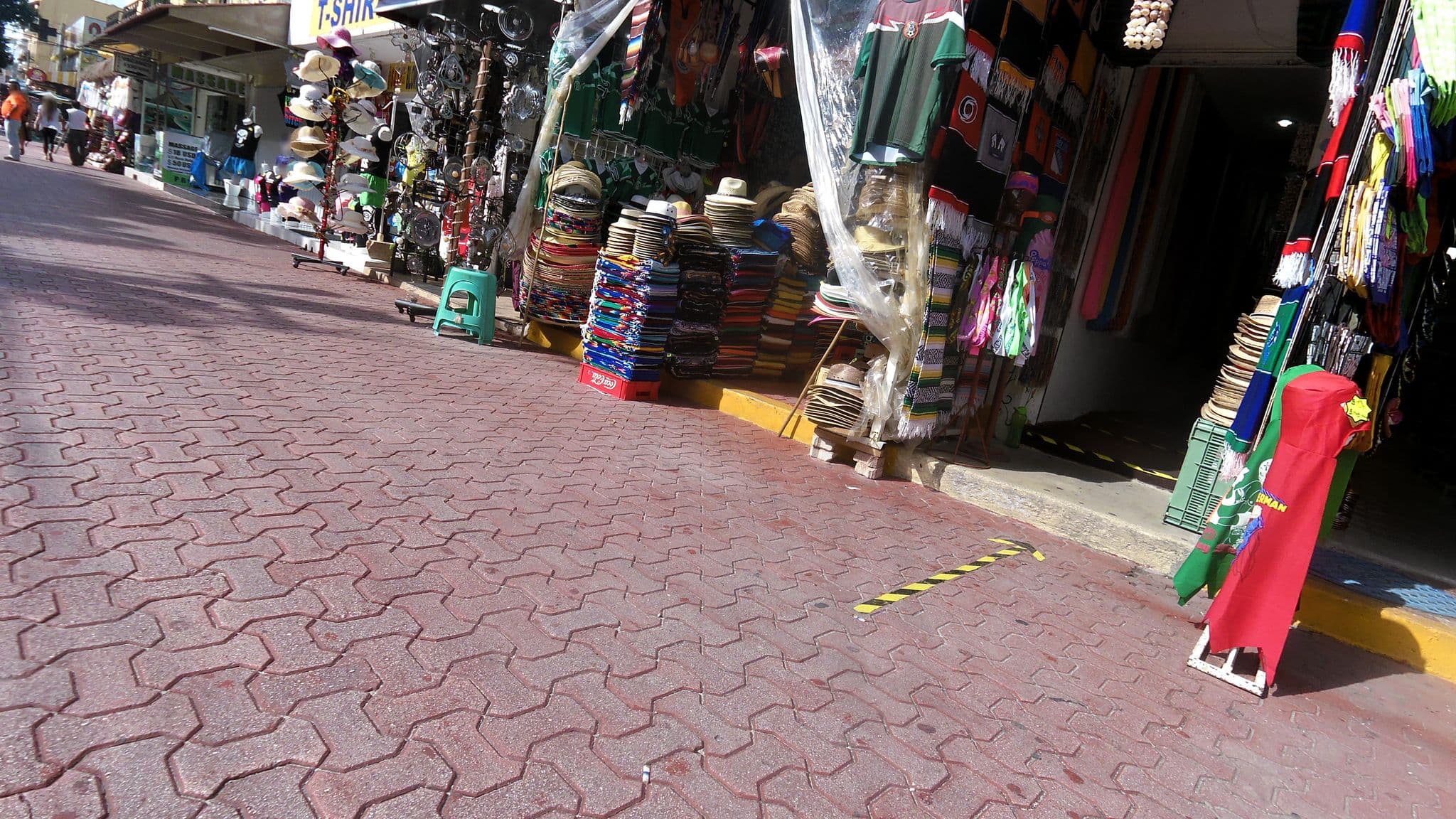 Street view near Plaza del Sol, Playa del Carmen — © rps333 (CC BY-SA · Mapillary)