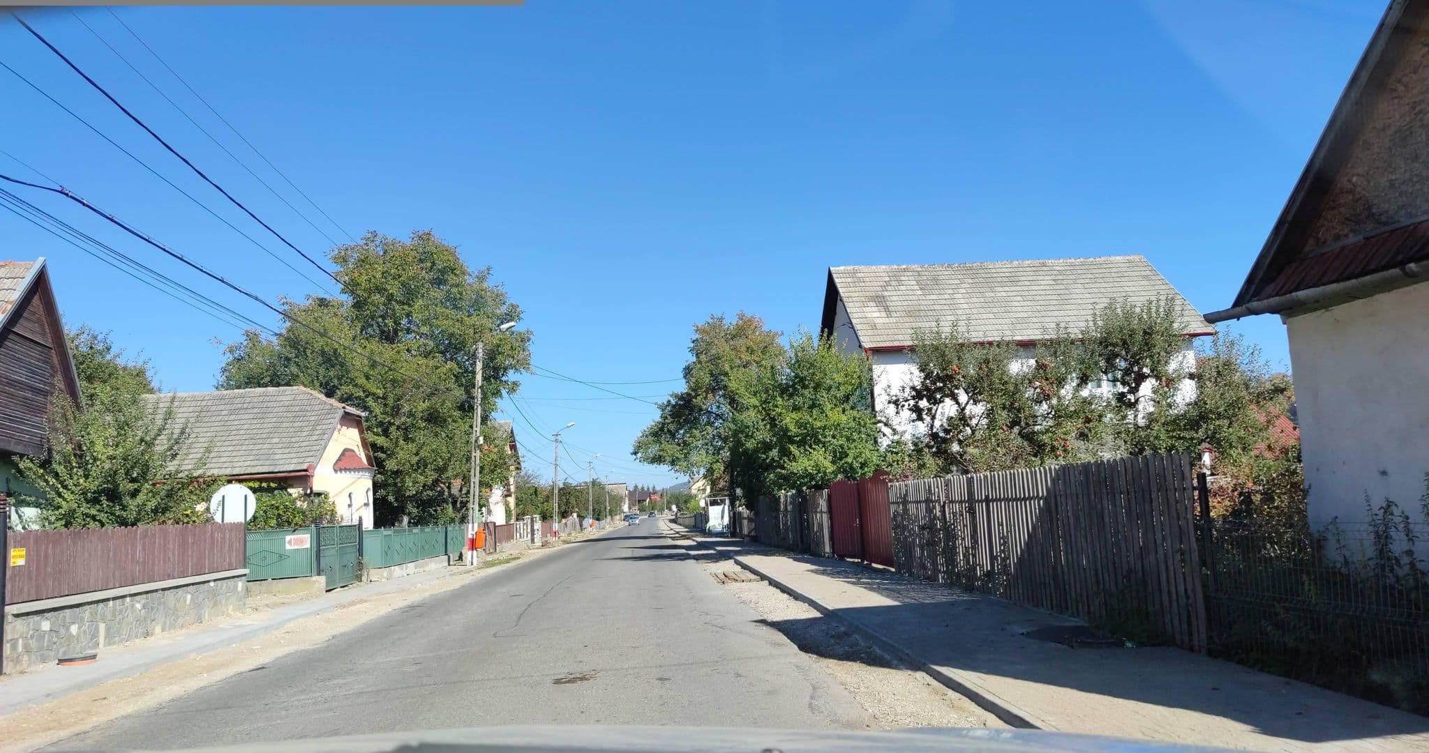 Street view near Pensiunea Alina, Crivina — © bogdan2000 (CC BY-SA · Mapillary)